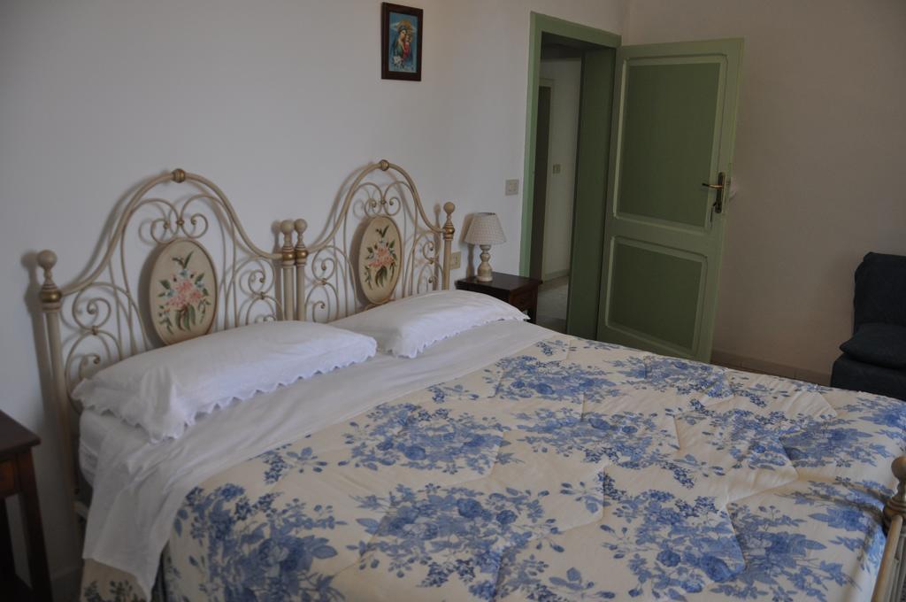 Agriturismo "Antico Frantoio" Фолиньо Экстерьер фото