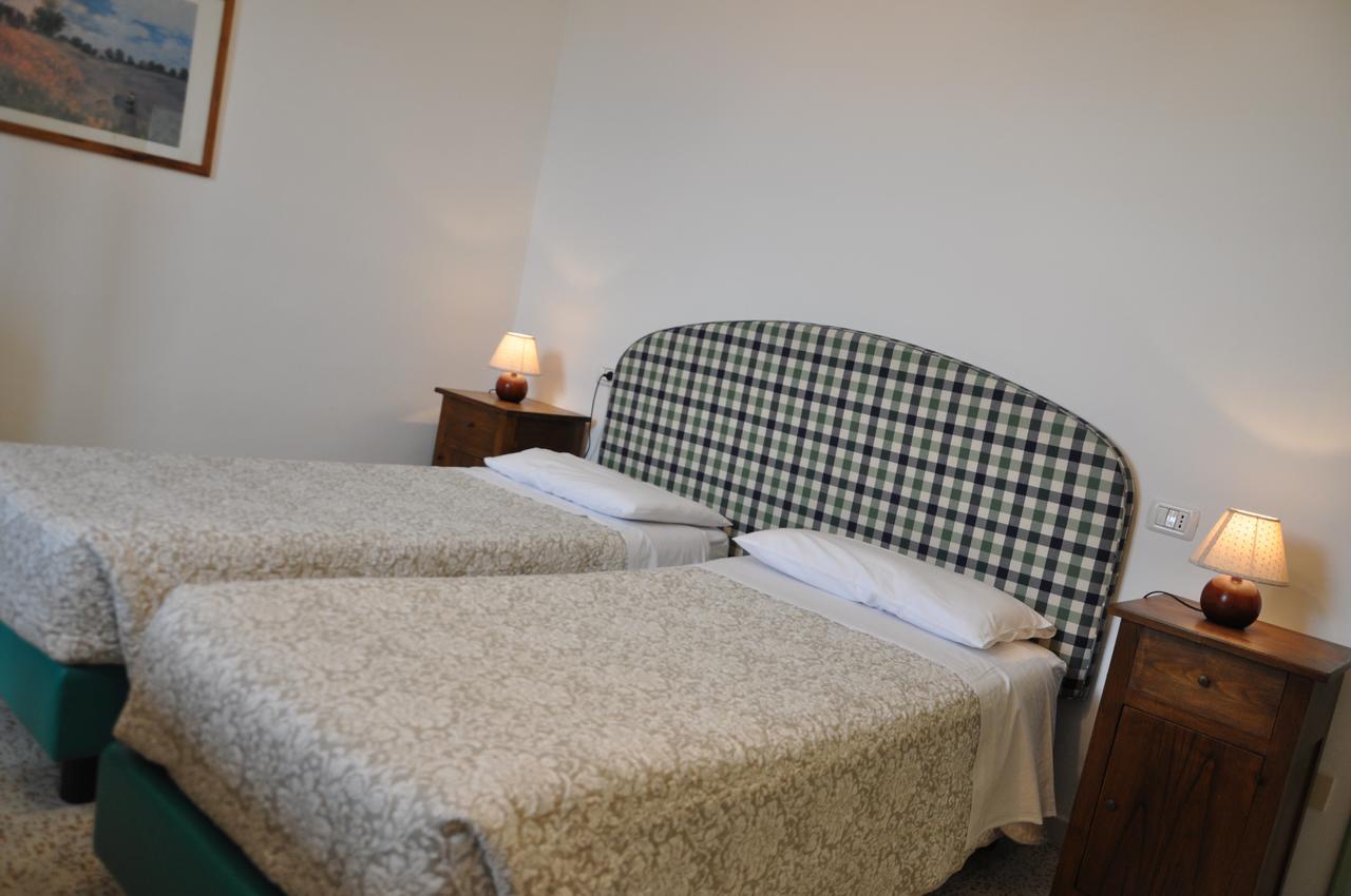 Agriturismo "Antico Frantoio" Фолиньо Экстерьер фото
